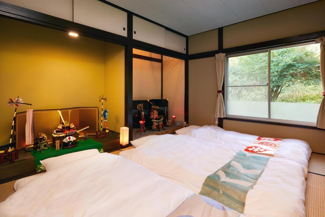 Villa Hakone Kabuto 古民家旅館 150平米 バス停迄一分 準天然温泉 最大12名 מראה חיצוני תמונה